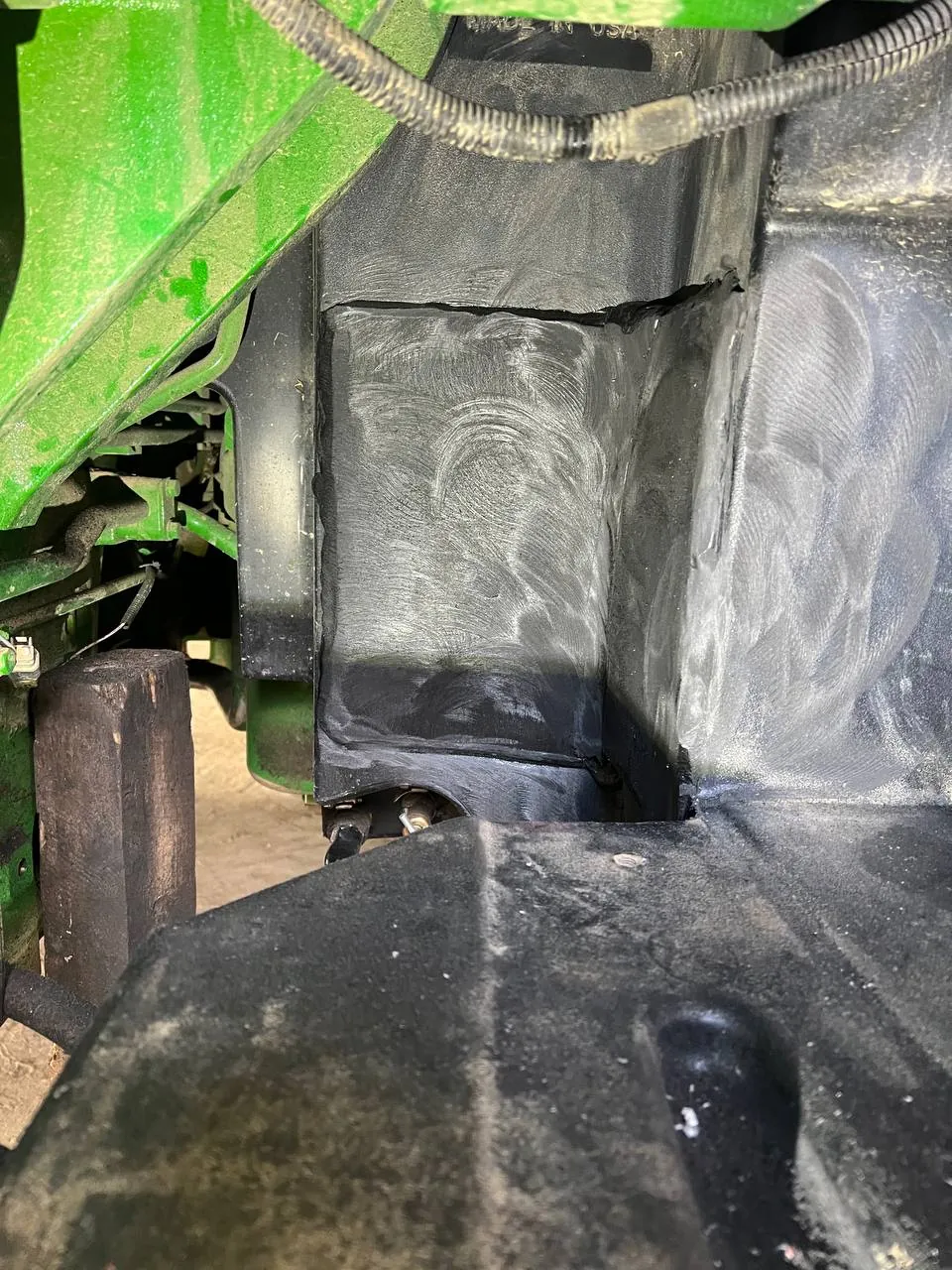 Zdjęcie 11 z naprawy — Naprawa zbiornika paliwa John Deere 8R370