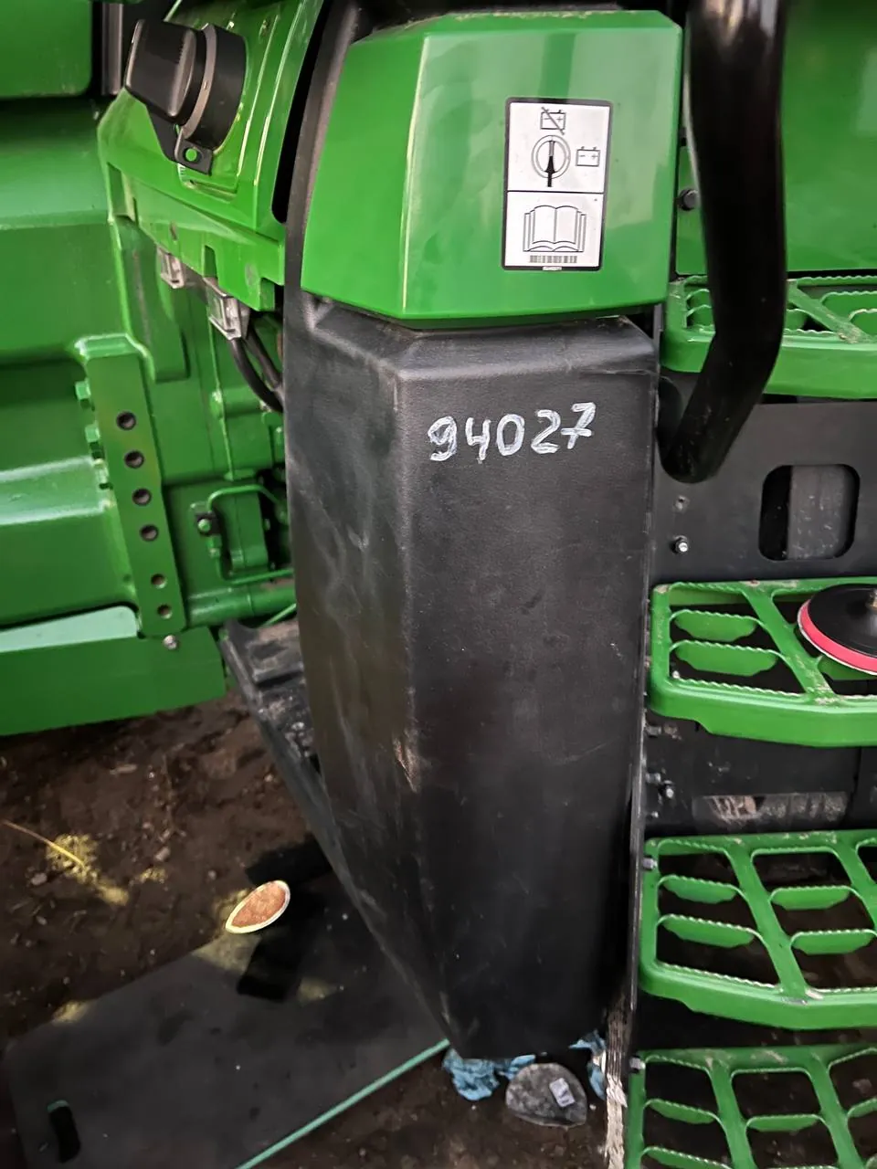 Zdjęcie 9 z naprawy — Naprawa zbiornika paliwa John Deere 8R370 — październik 2023