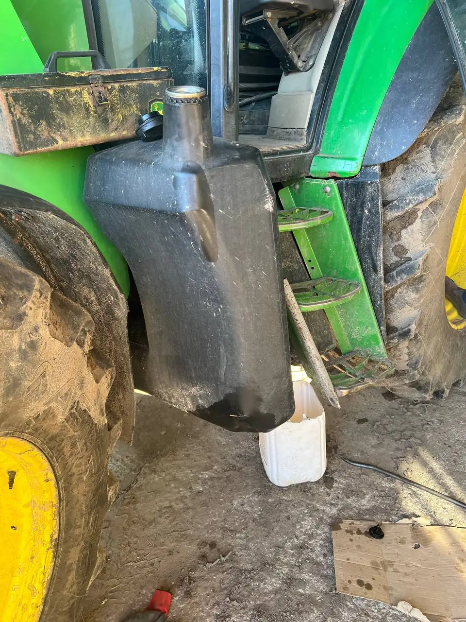 Zdjęcie 5 z naprawy — Naprawa zbiornika paliwa John Deere 6920