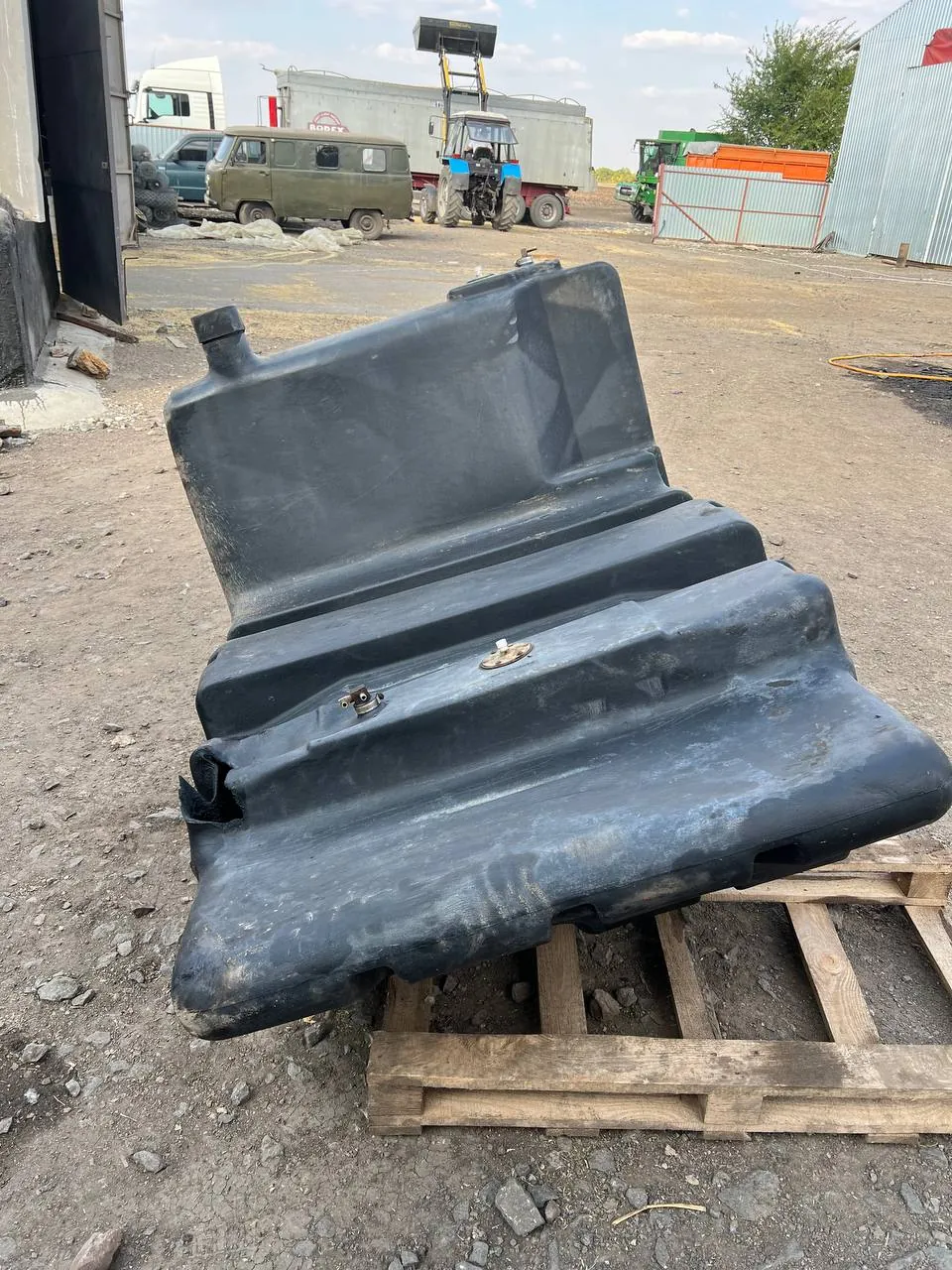 Zdjęcie 4 z naprawy — Naprawa zbiornika paliwa John Deere 9560 STS