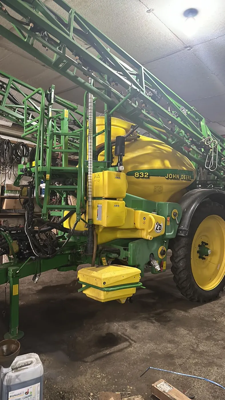 Zdjęcie 21 z naprawy — Naprawa zbiornika opryskiwacza John Deere 832