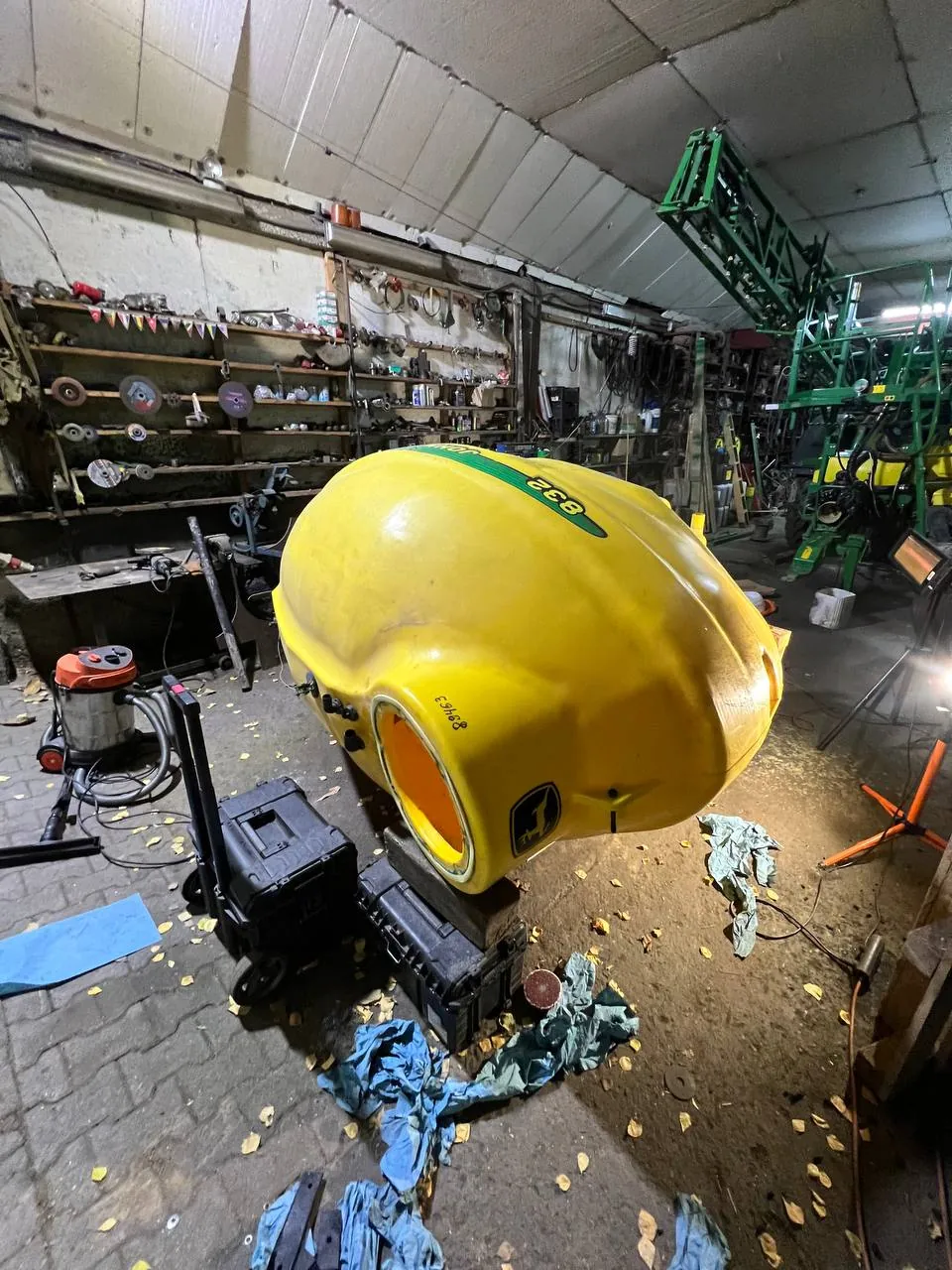 Zdjęcie 12 z naprawy — Naprawa zbiornika opryskiwacza John Deere 832