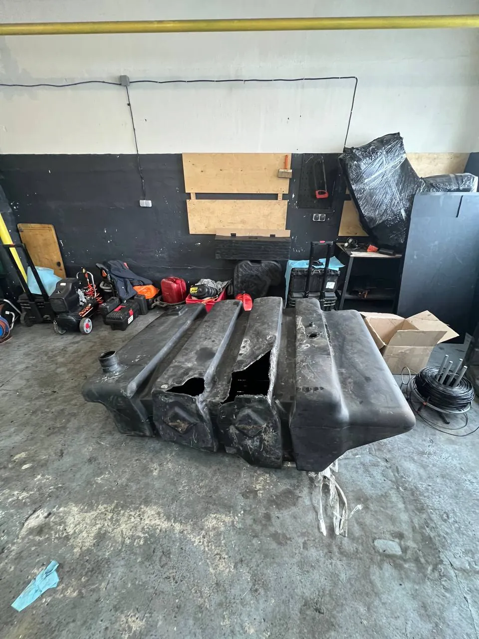 Zdjęcie 9 z naprawy — Naprawa zbiornika paliwa John Deere — nadpalony