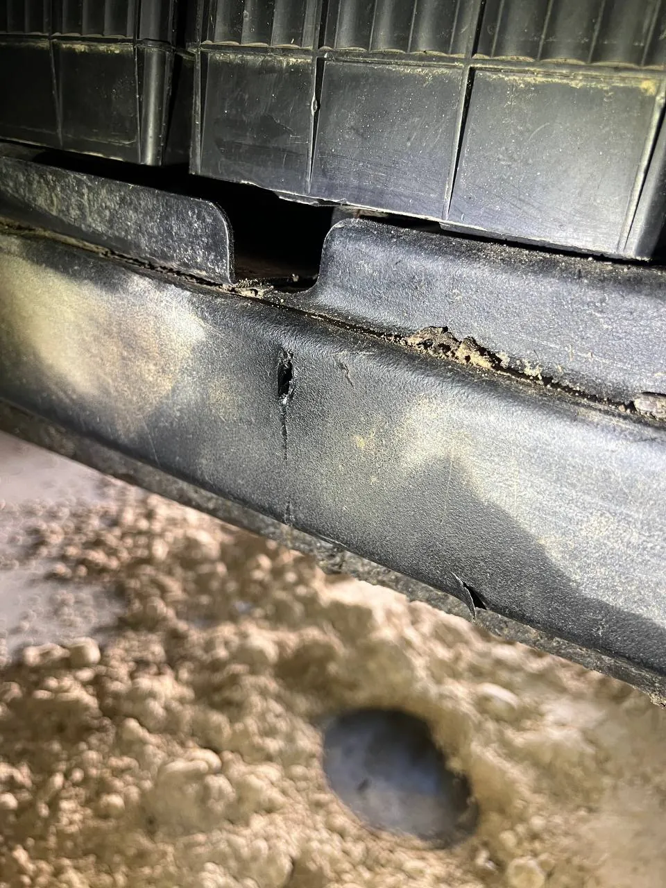 Zdjęcie 3 z naprawy — Naprawa zbiornika paliwa John Deere 8R 340
