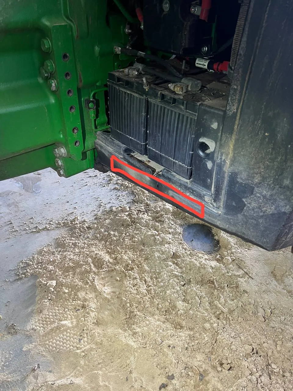 Zdjęcie 6 z naprawy — Naprawa zbiornika paliwa John Deere 8R 340