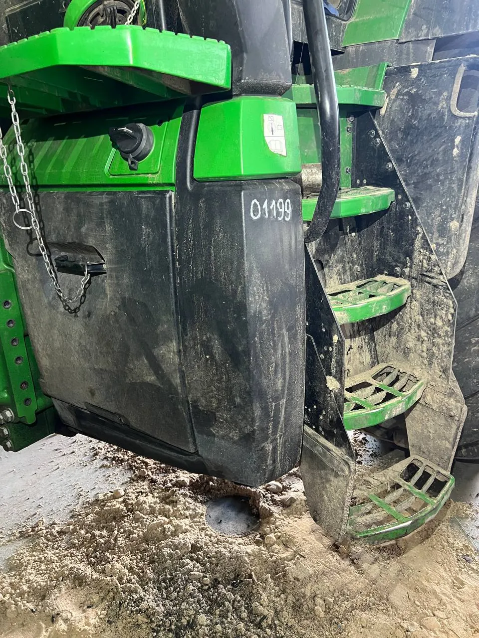 Zdjęcie 7 z naprawy — Naprawa zbiornika paliwa John Deere 8R 340