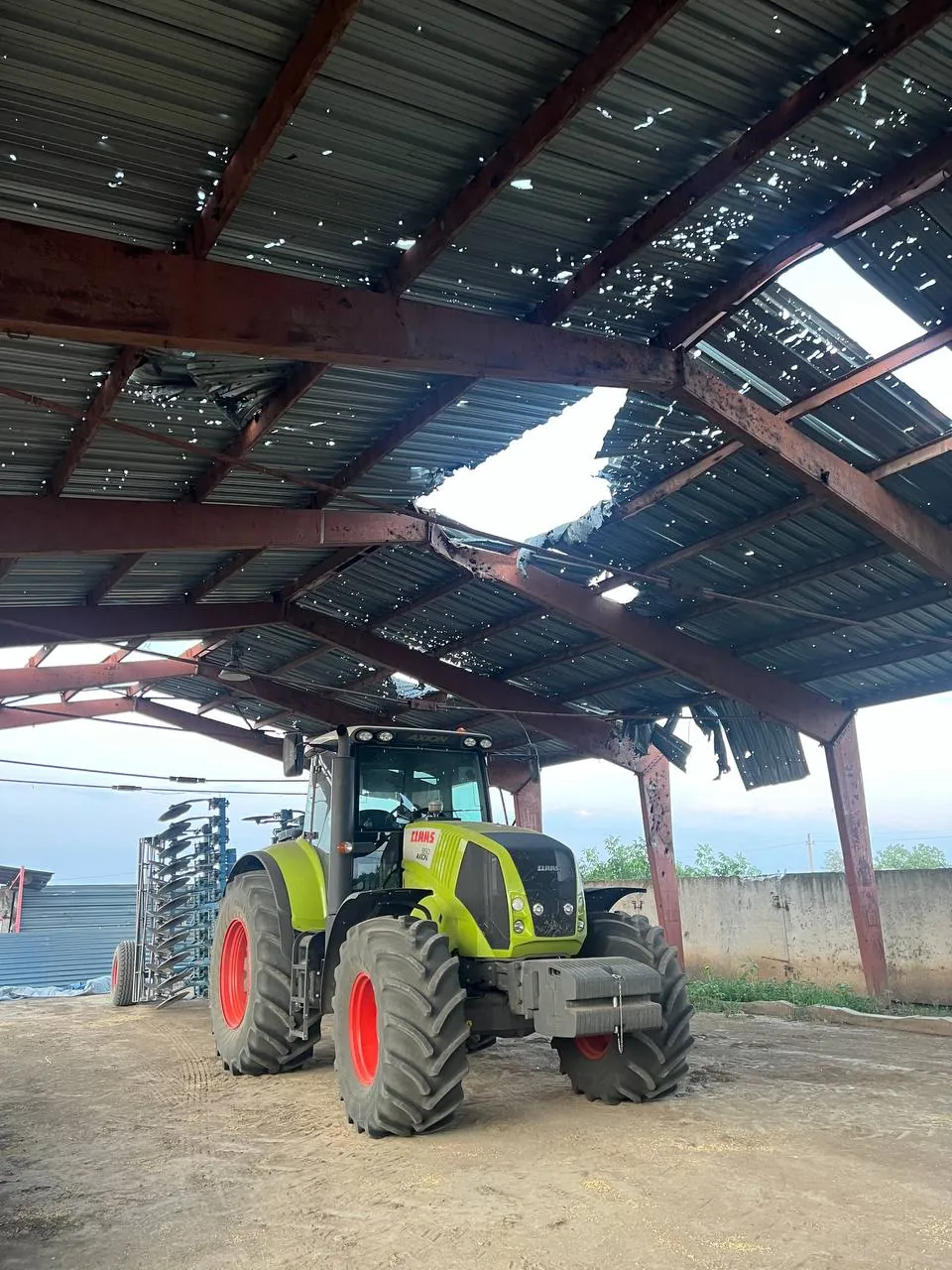 Zdjęcie 6 z naprawy — Naprawa zbiornika paliwa New Holland CX6090 (2)