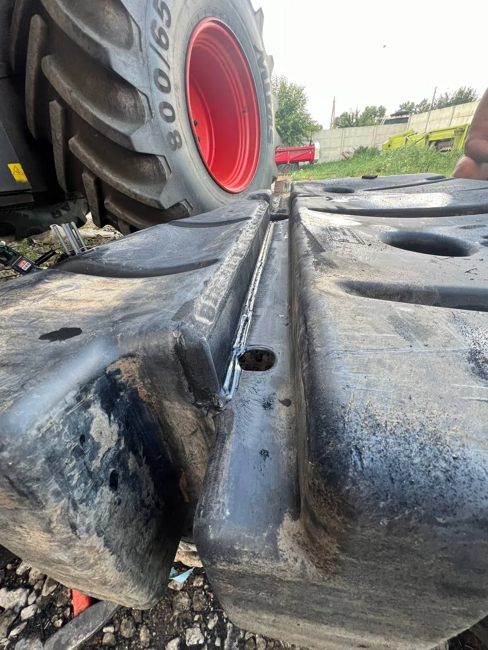 Zdjęcie 10 z naprawy — Naprawa zbiornika paliwa Claas Lexion 570