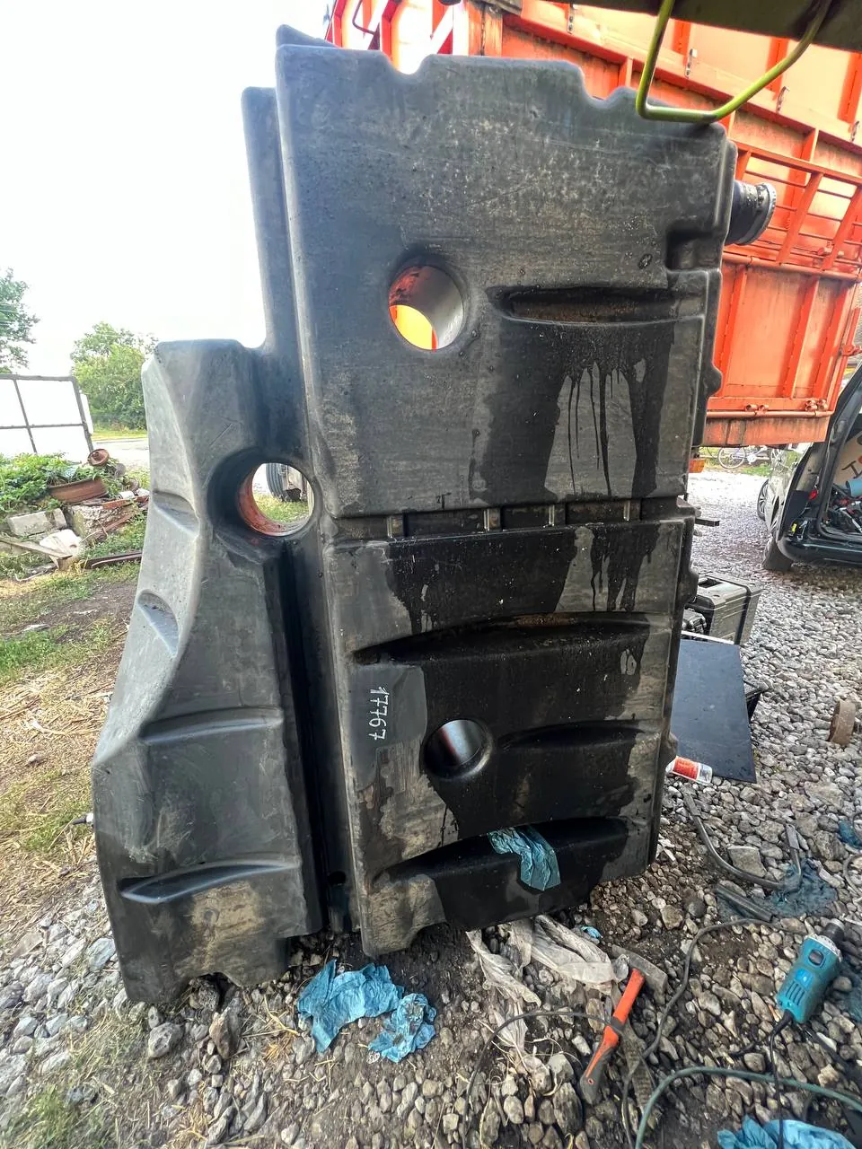 Zdjęcie 12 z naprawy — Naprawa zbiornika paliwa Claas Lexion 570