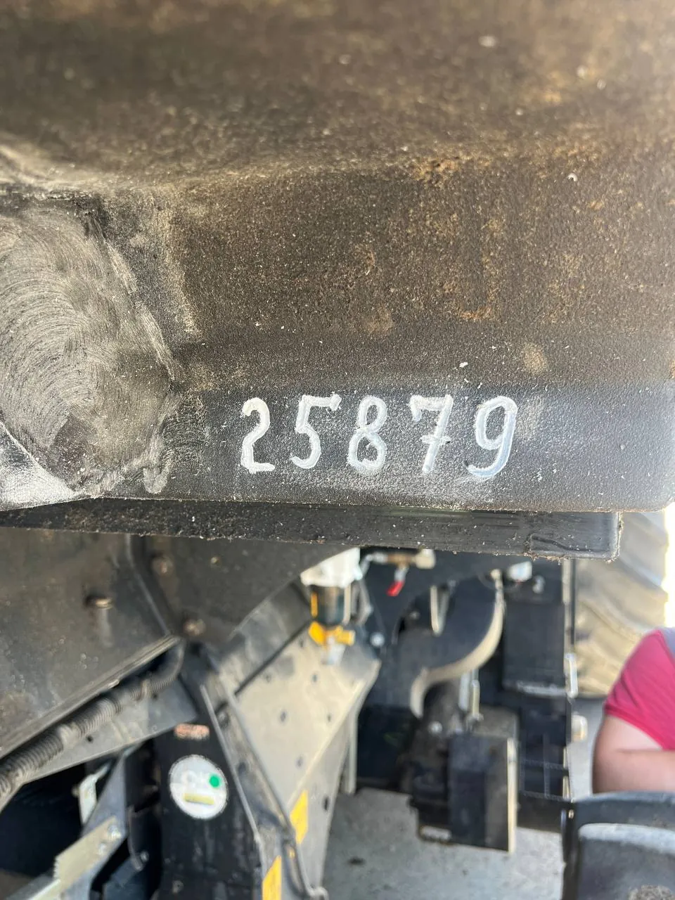 Zdjęcie 1 z naprawy — Naprawa zbiornika paliwa New Holland — pęknięcie na narożniku