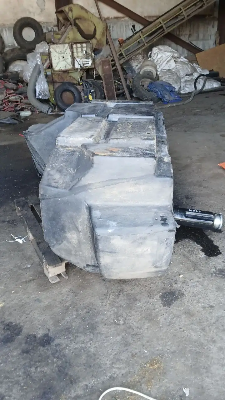 Zdjęcie 14 z naprawy — Naprawa zbiornika paliwa New Holland CX 8/80