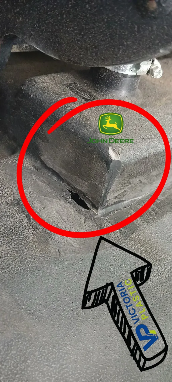 Spawanie ekstruzyjne pękniętego narożnika zbiornika John Deere